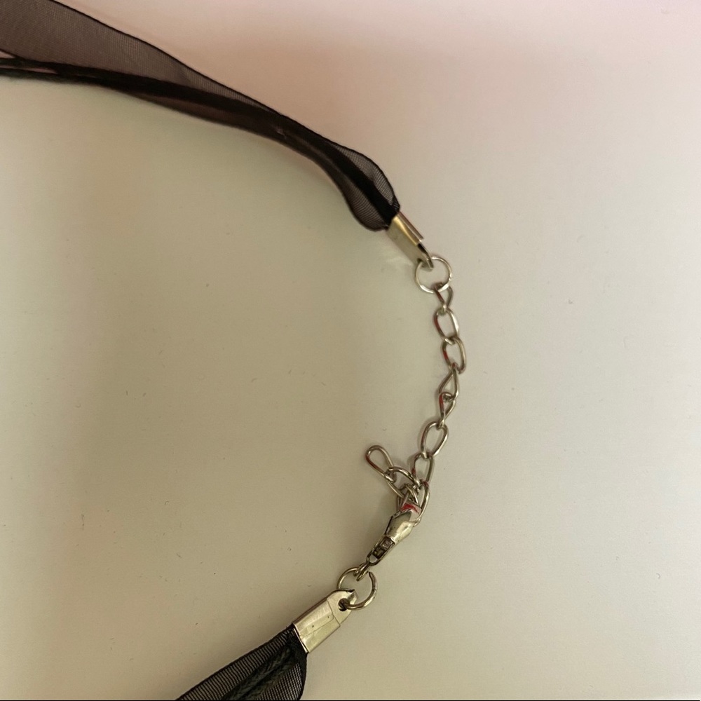 Heart Shaped Illusion Necklace - Picture 3 of 3